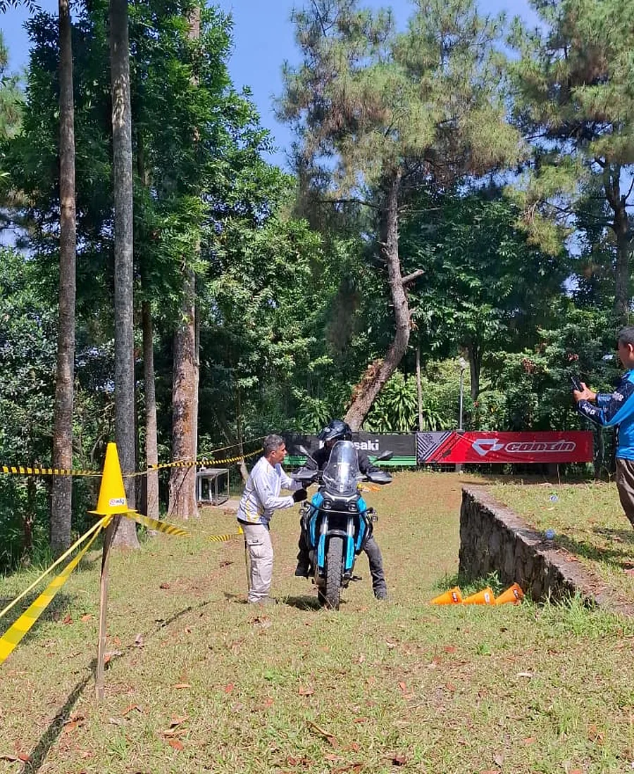 Pendampingan pada jalur latihan